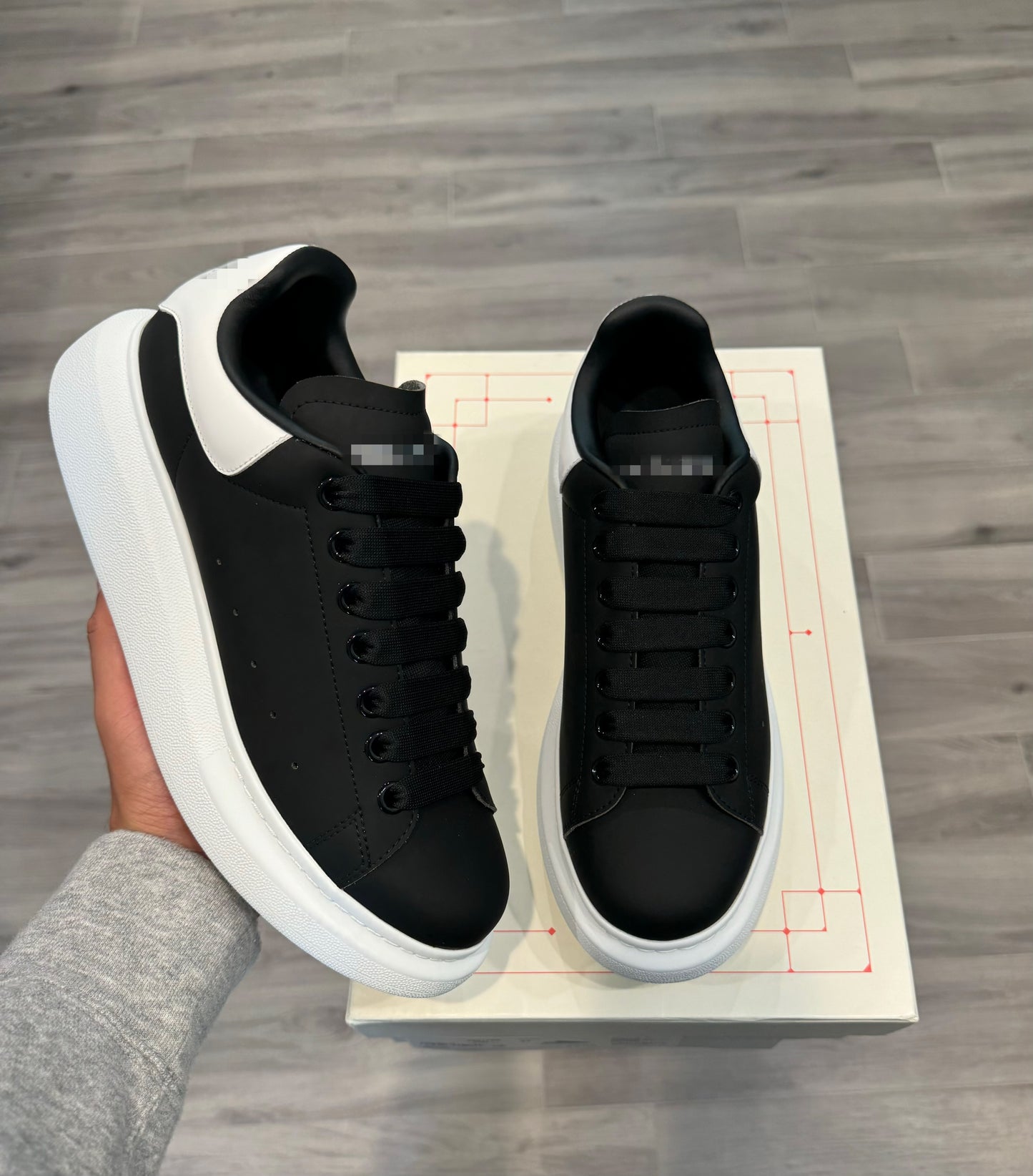 Alx mcqueen black white