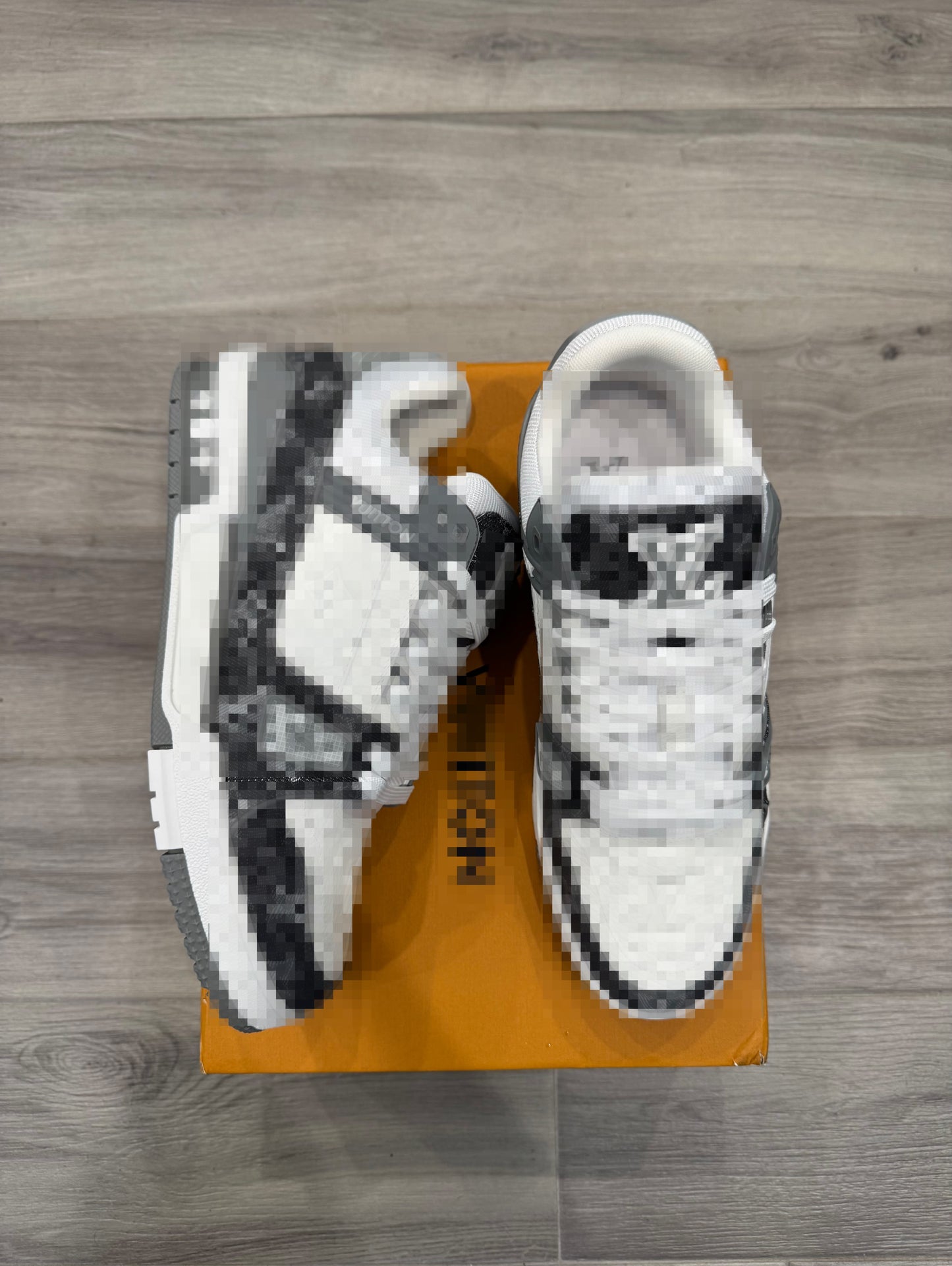 (LNV) grey