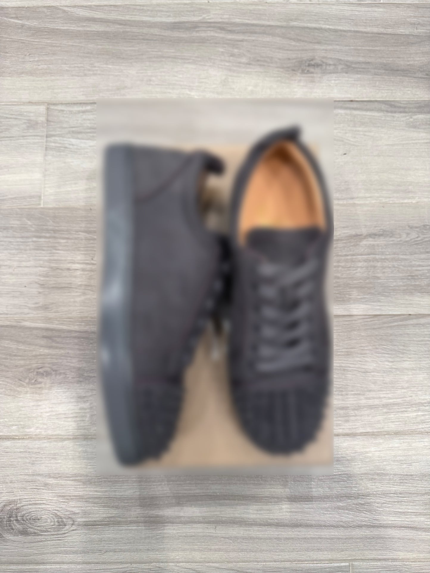 (CL) dark grey spikes